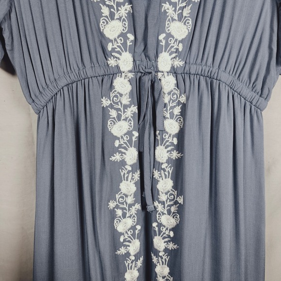 Saving Paige Blue Floral Embroidered V-Neck Empire Waist Maxi Dress Medium - Picture 5 of 12